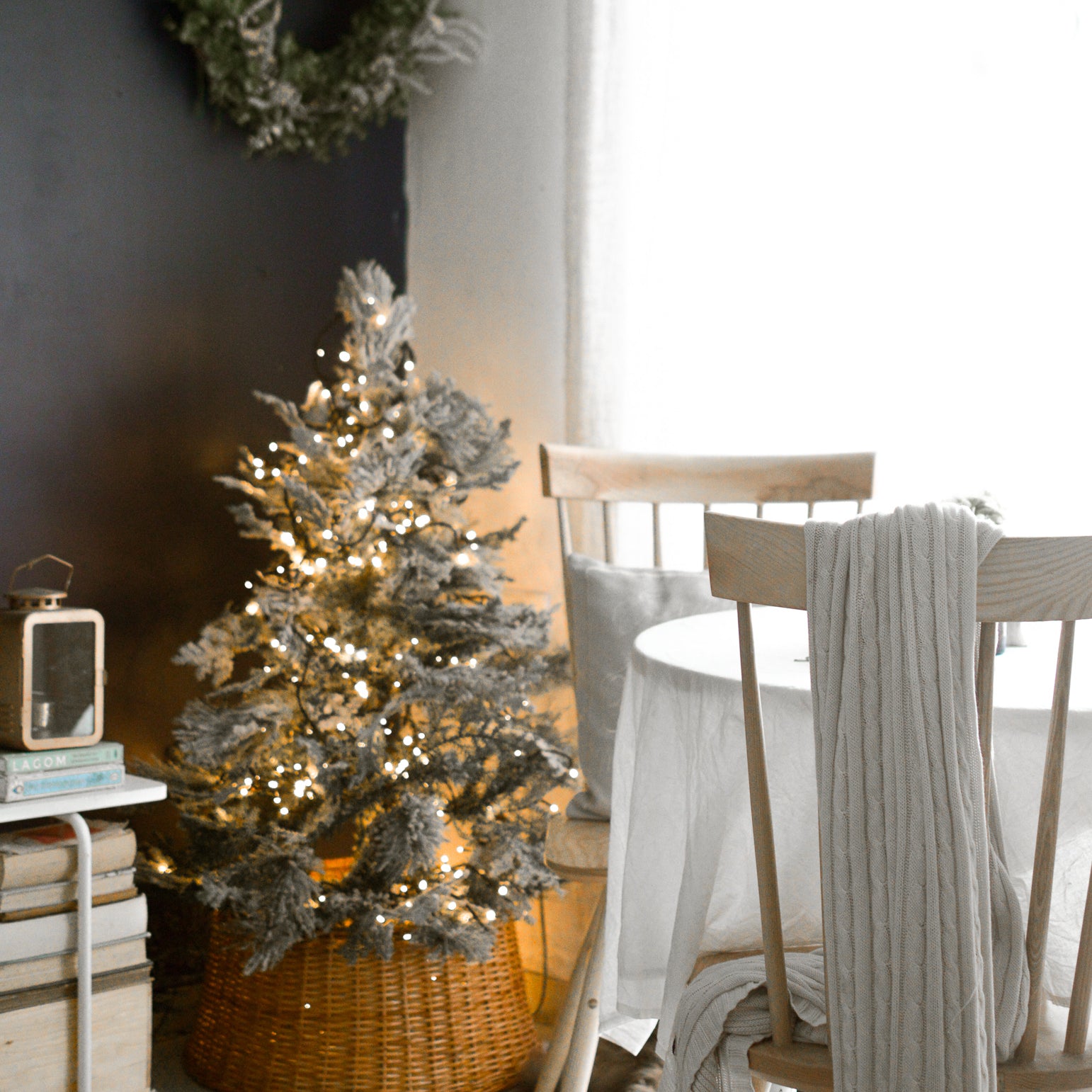 DaisyLife natural wicker Christmas tree skirt