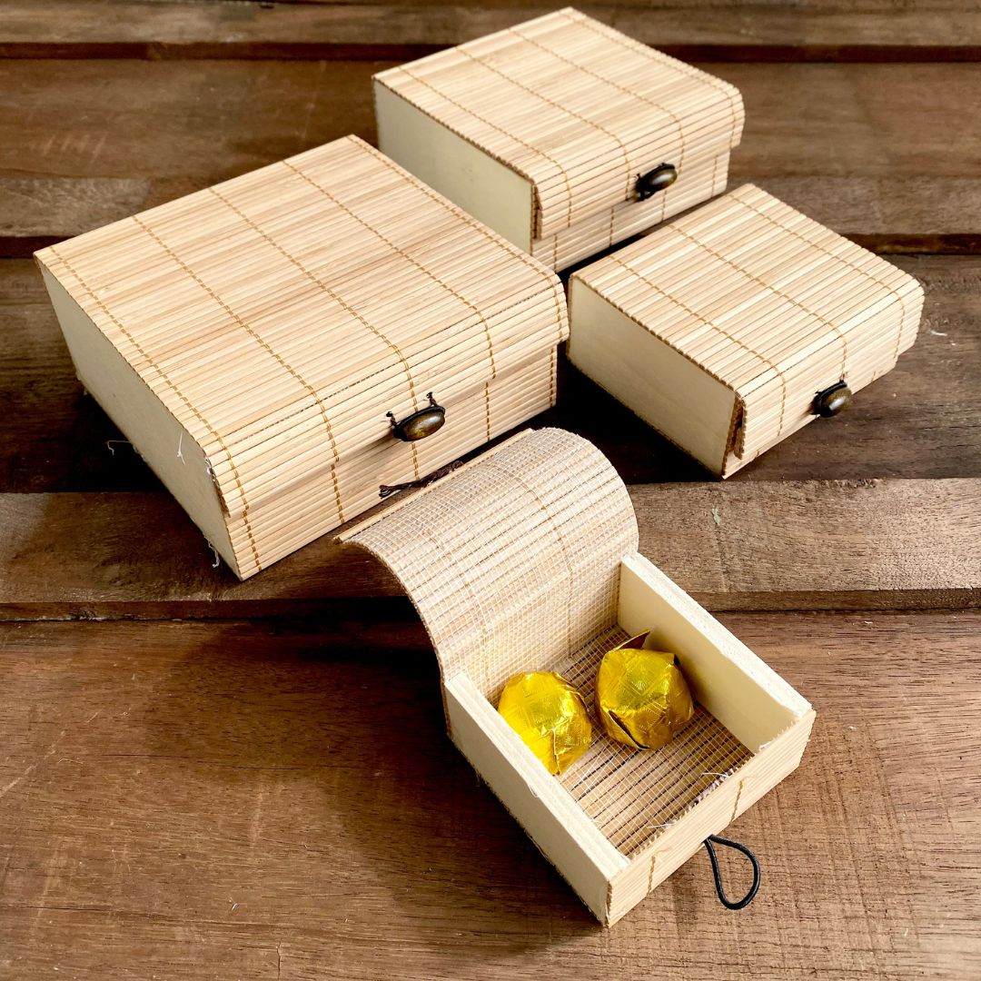 Chocolate inside Beige gift box set of 4