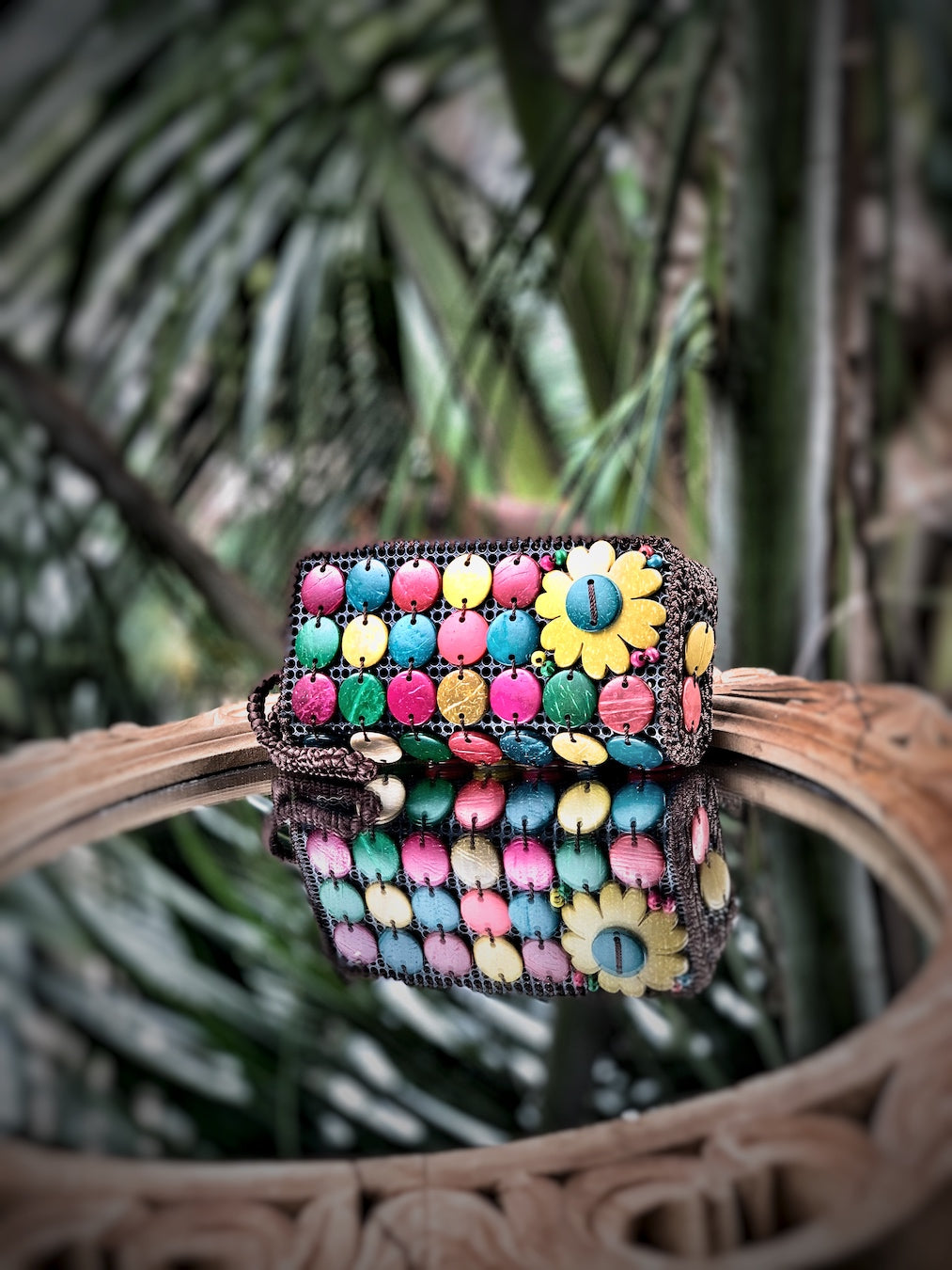 DaisyLife natural coconut shell multicolor fashion clutch wristlet  bag