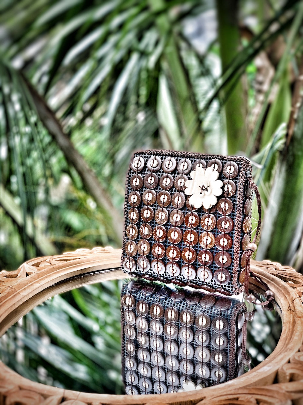 DaisyLife Natural coconut shell brown fashion sling bag