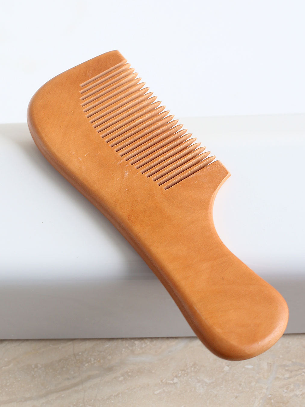 DAISYLIFE Natural Color and Eco-friendly wooden combs for combing and massaging