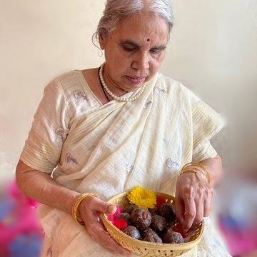 Ragi Ladoos