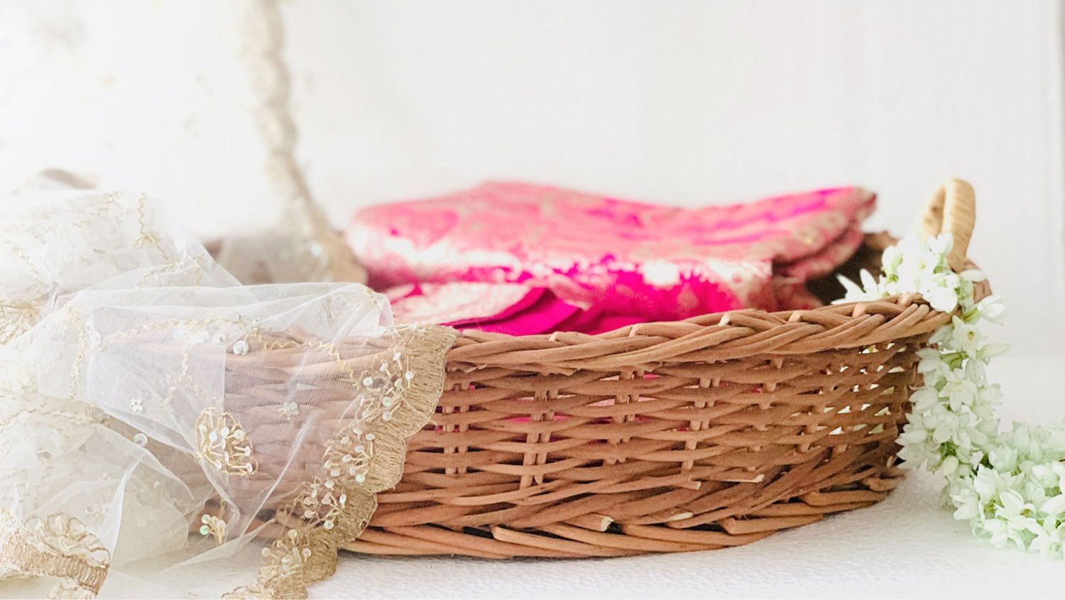 DaisyLife natural wicker heart shape wedding trousseau basket