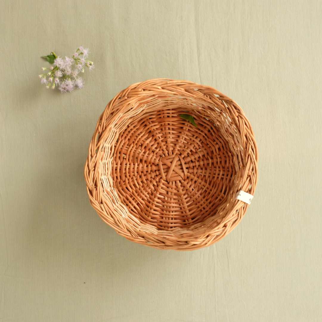 Wicker wave round basket