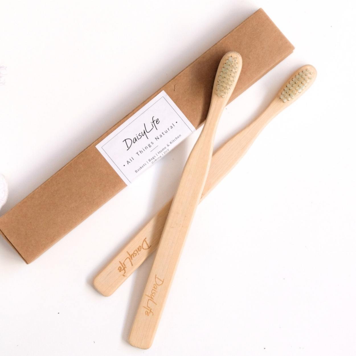 DAISYLIFE Natural Color and Eco-friendly wooden BRUSH