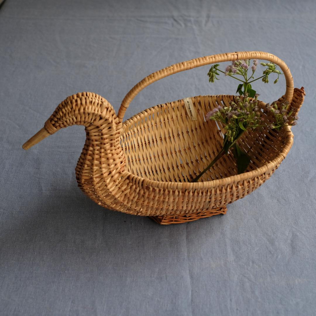 Duck Wicker Caddy Basket with handle for storing purpose