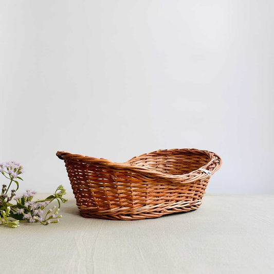 Wicker wave basket