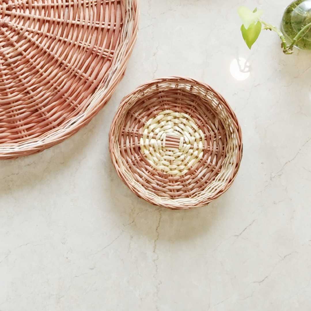 DaisyLife natural wicker Plate Baskets for storage dining table and kitchen