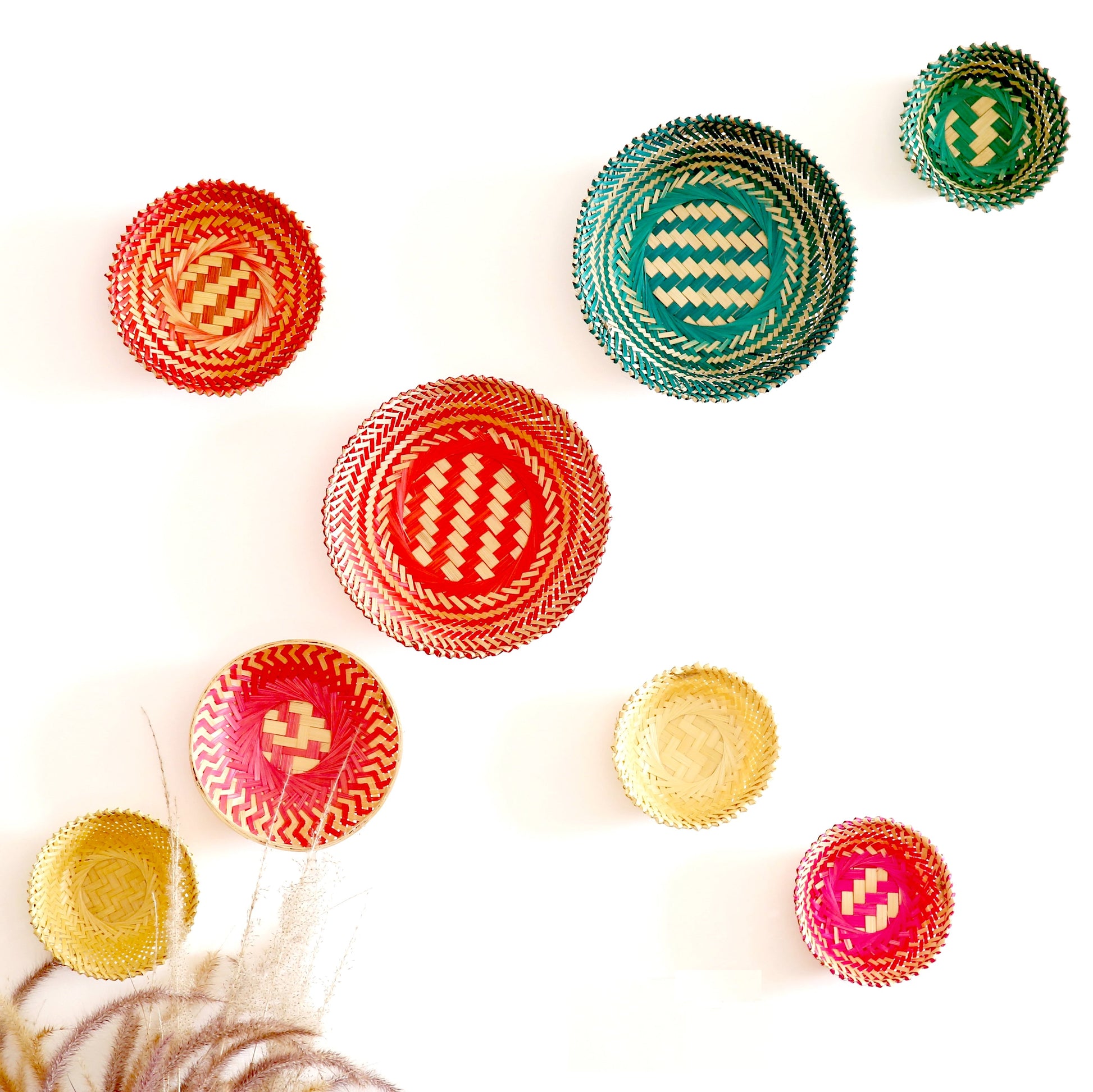 Natural handmade bamboo wall baskets set, this set includes six different sizes of wall baskets, with natural, green, pink colours for living room décor