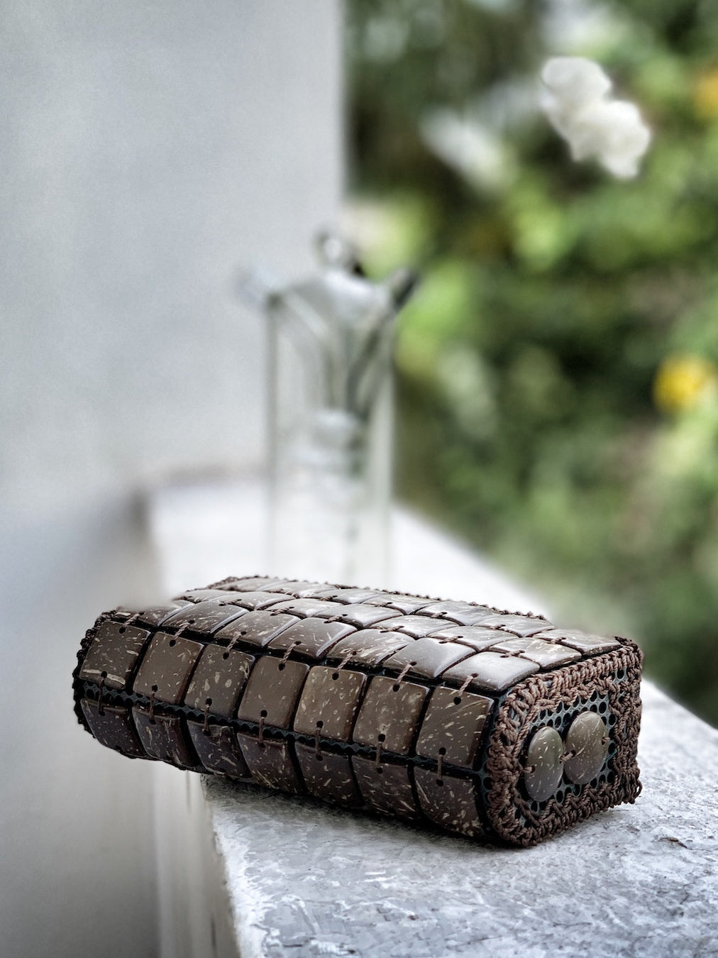 DaisyLife natural coconut shell cubes clutch wristlet bag