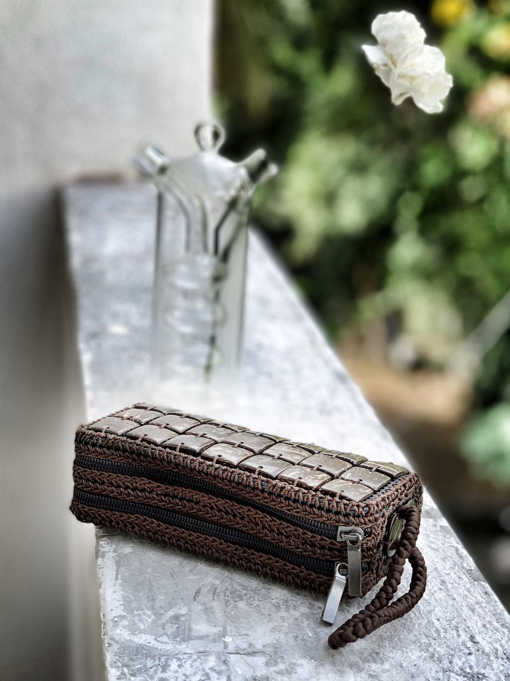 DaisyLife natural coconut shell cubes clutch wristlet bag