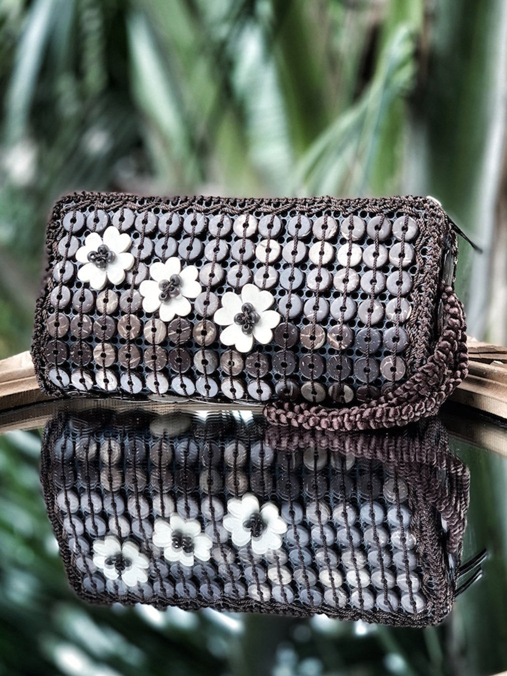 DaisyLife natural coconut shell brown wristlet clutch bag with white flowers