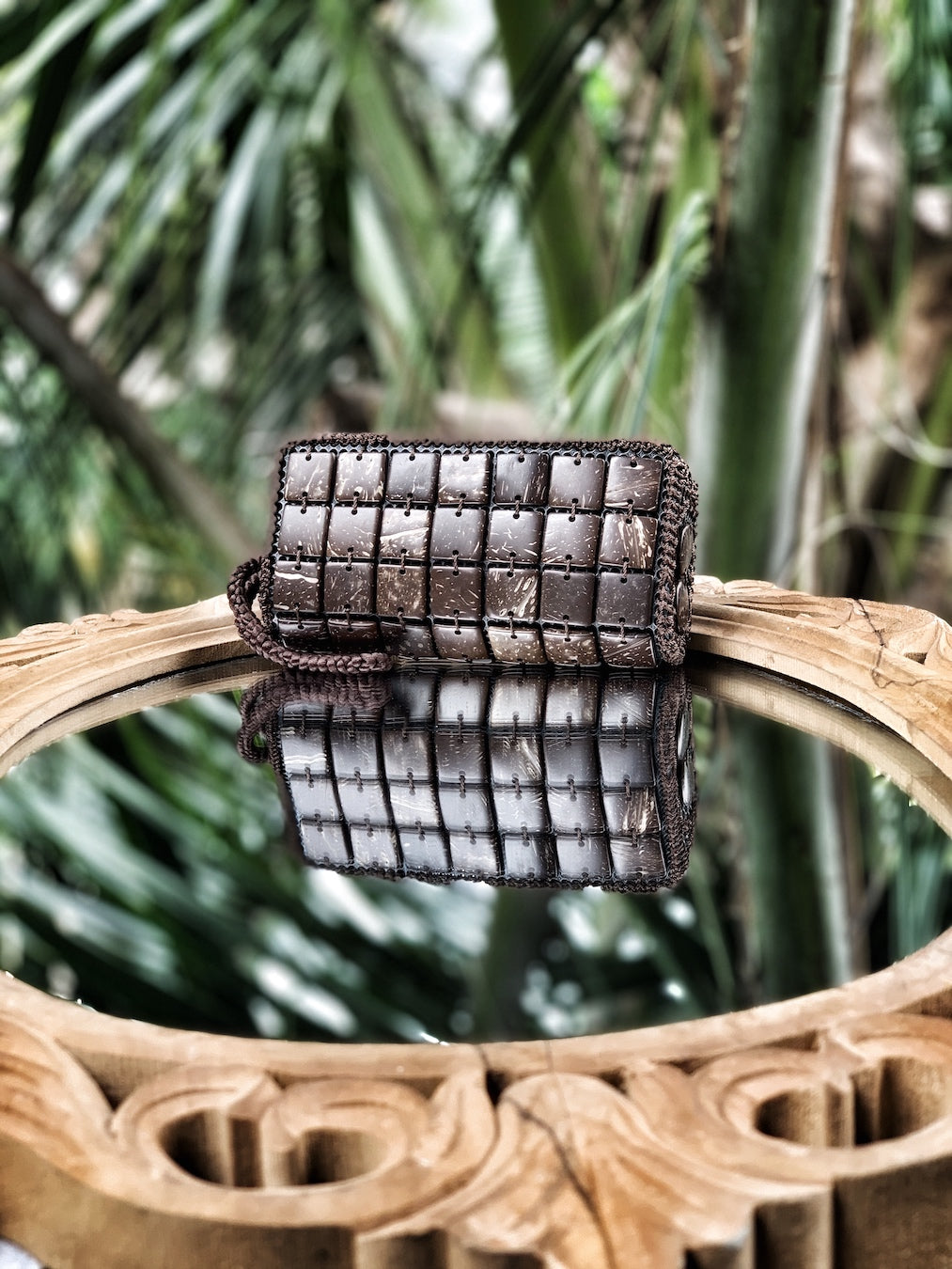 DaisyLife natural coconut shell cubes clutch wristlet bag