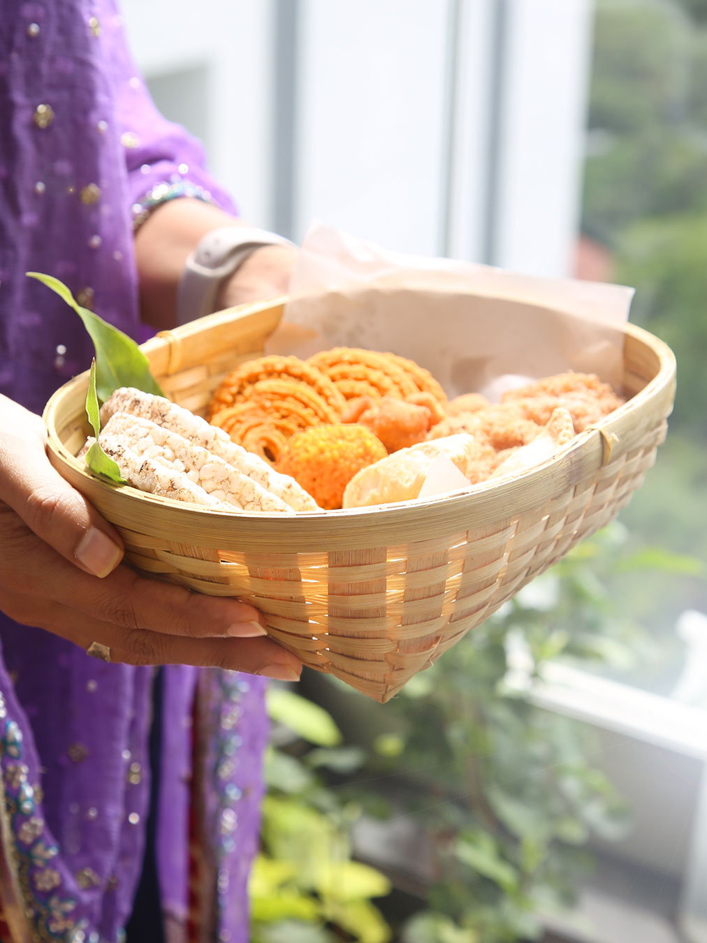 DaisyLife natural bamboo tray basket for serving festive food