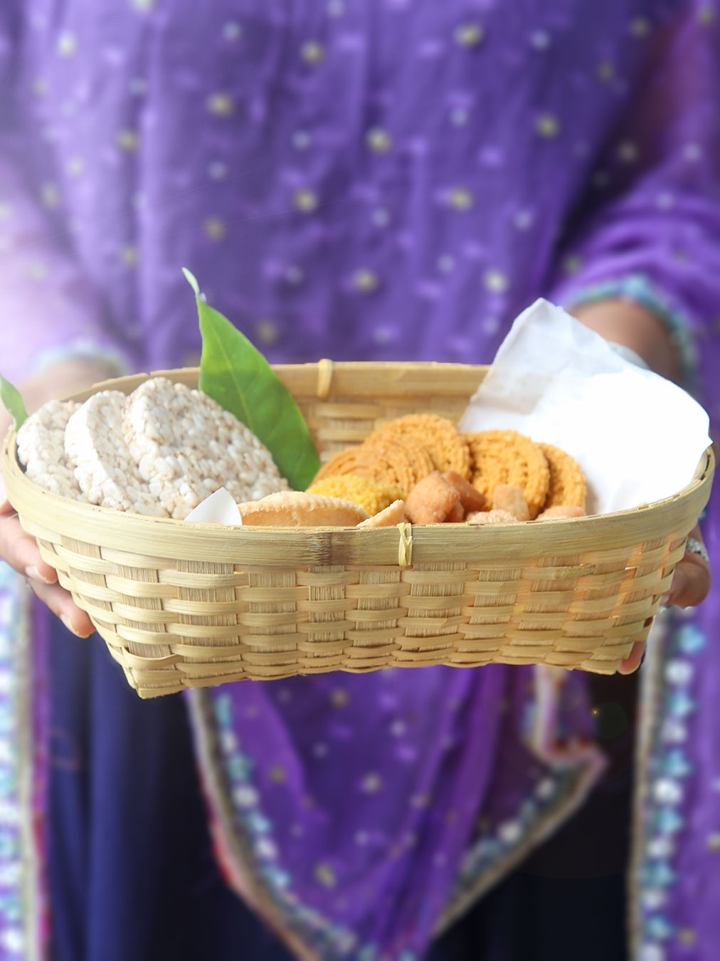 DaisyLife natural bamboo tray basket for serving festive food