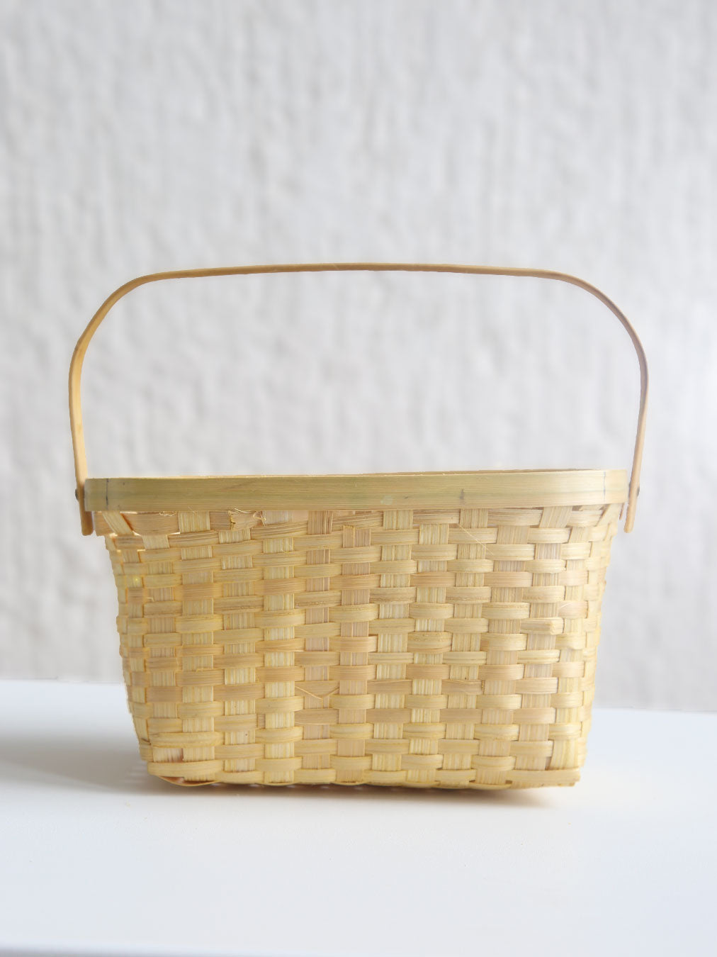 DaisyLife natural bamboo basket with handle 