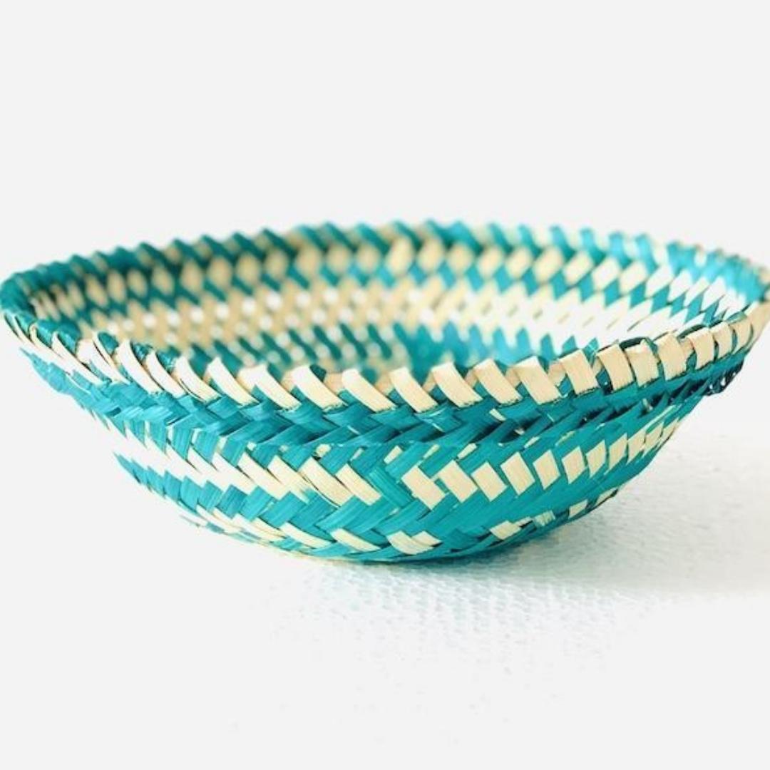 Green Simple & beautiful bamboo serving, Beautifully woven bamboo baskets.