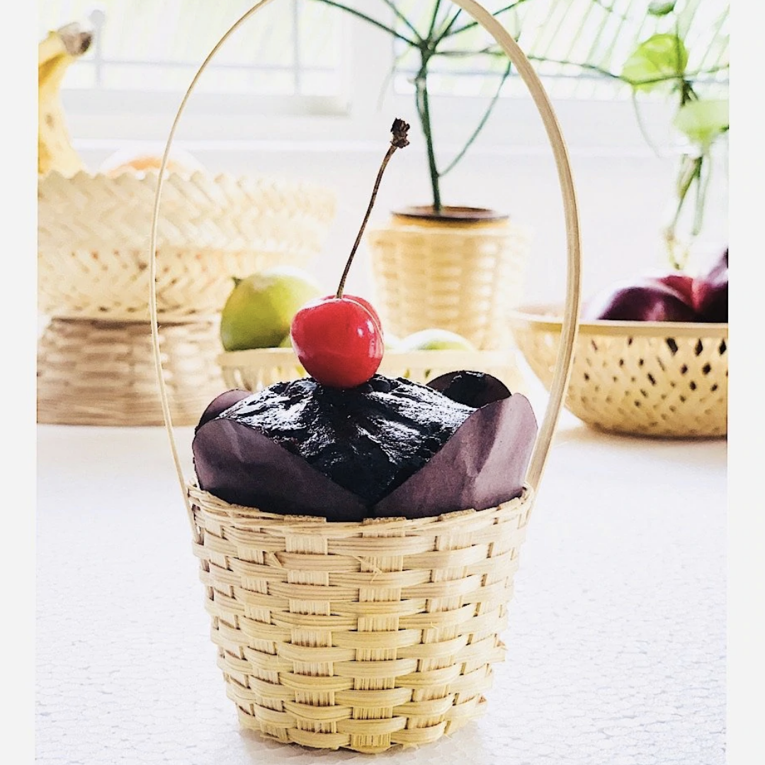 Little Bamboo Bucket Baskets with cupcake inside