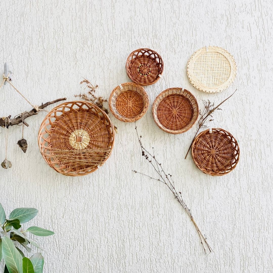 Mountain structured wall baskets decor in balcony