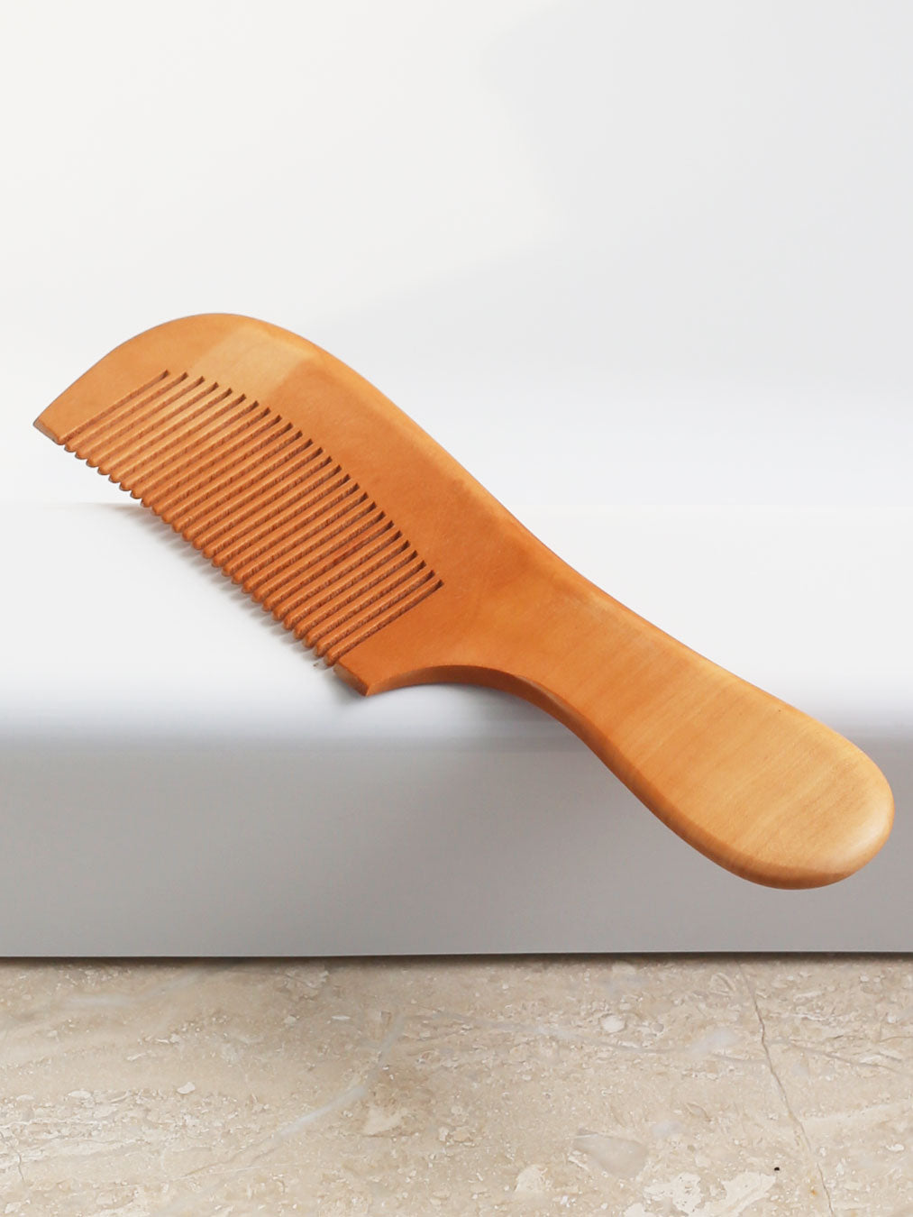 Natural light wood combs with handle for medium and thin healthy hair