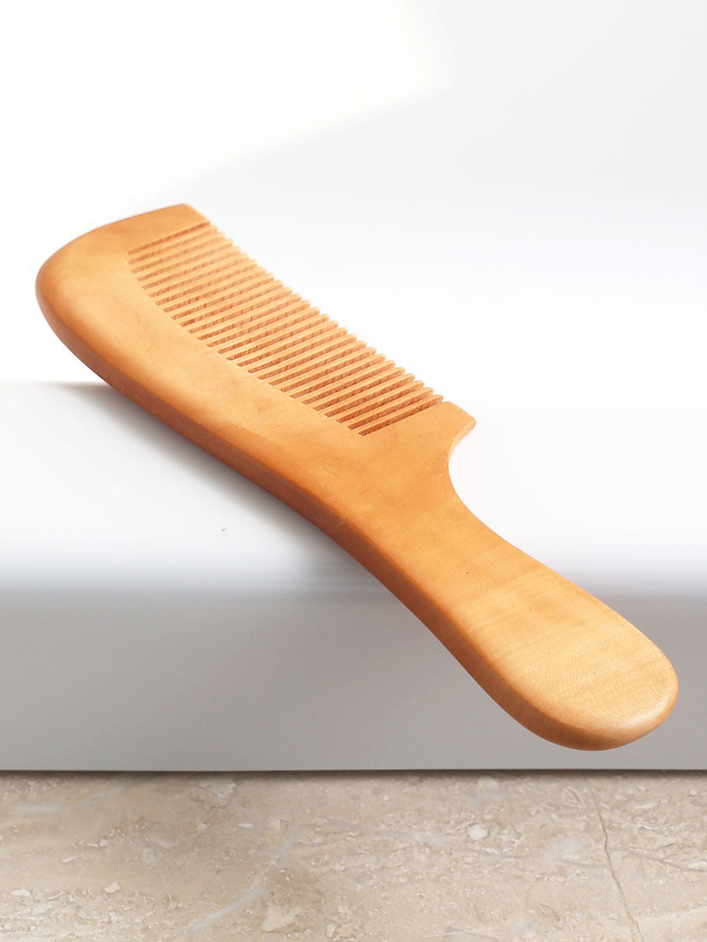 Natural light wood combs with handle for medium and thin healthy hair