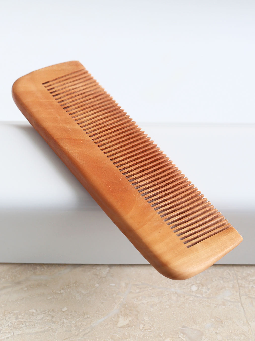 DAISYLIFE Natural Color and Eco-friendly wooden combs for combing and massaging