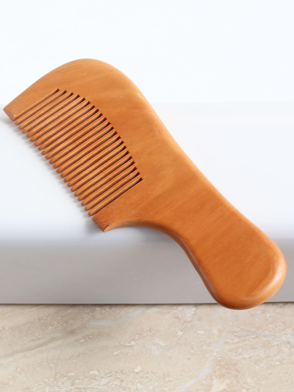 DAISYLIFE Natural Color and Eco-friendly wooden combs for combing and massaging