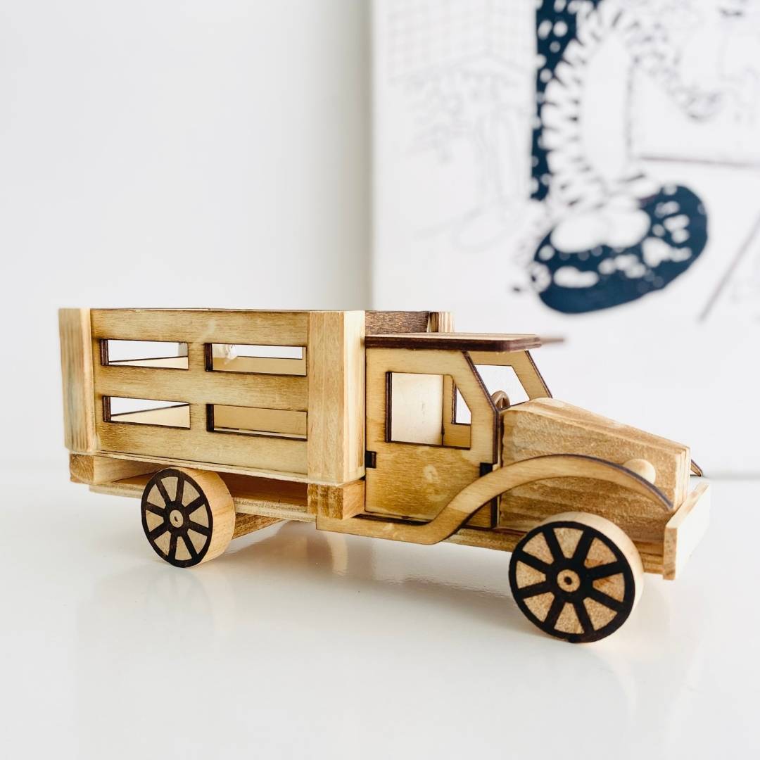 DaisyLife's natural wooden truck