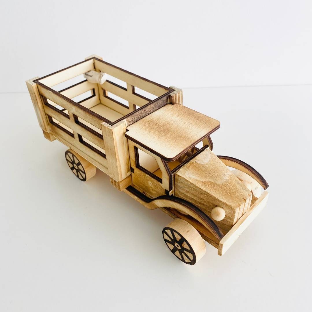 DaisyLife's natural wooden truck