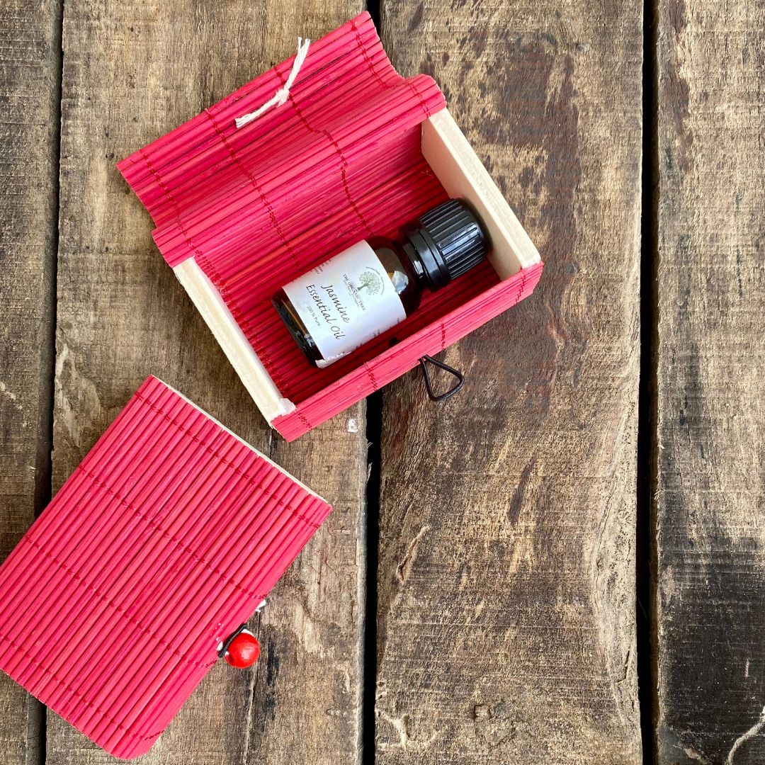 essential oil inside Red gift box, set of 6 box