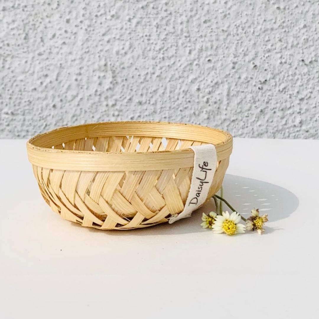 Simple, round, natural multi-purpose bamboo basket
