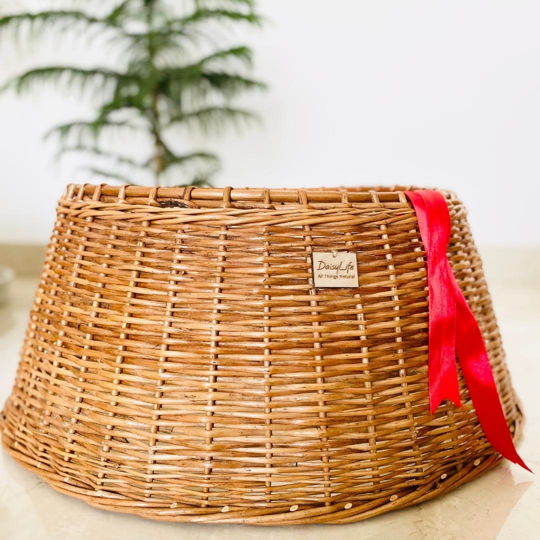 Close up of Wicker Christmas Tree Skirt 