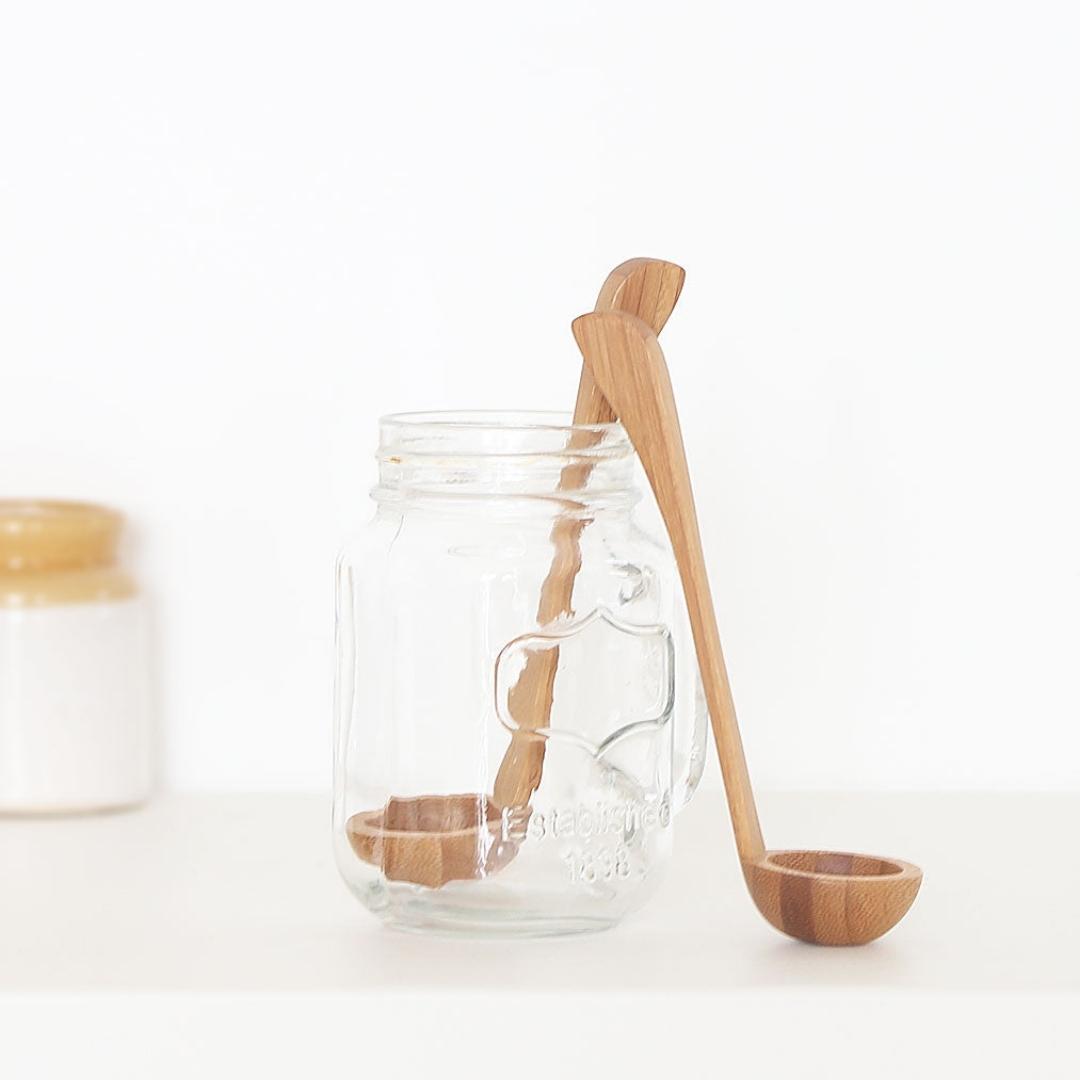 Simple and beautiful pourer for everyday cooking kept inside jar