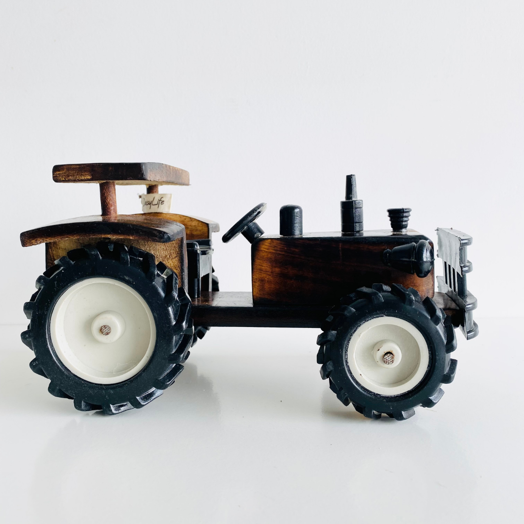DaisyLife Wooden Tractor For Home Decor & Gifting