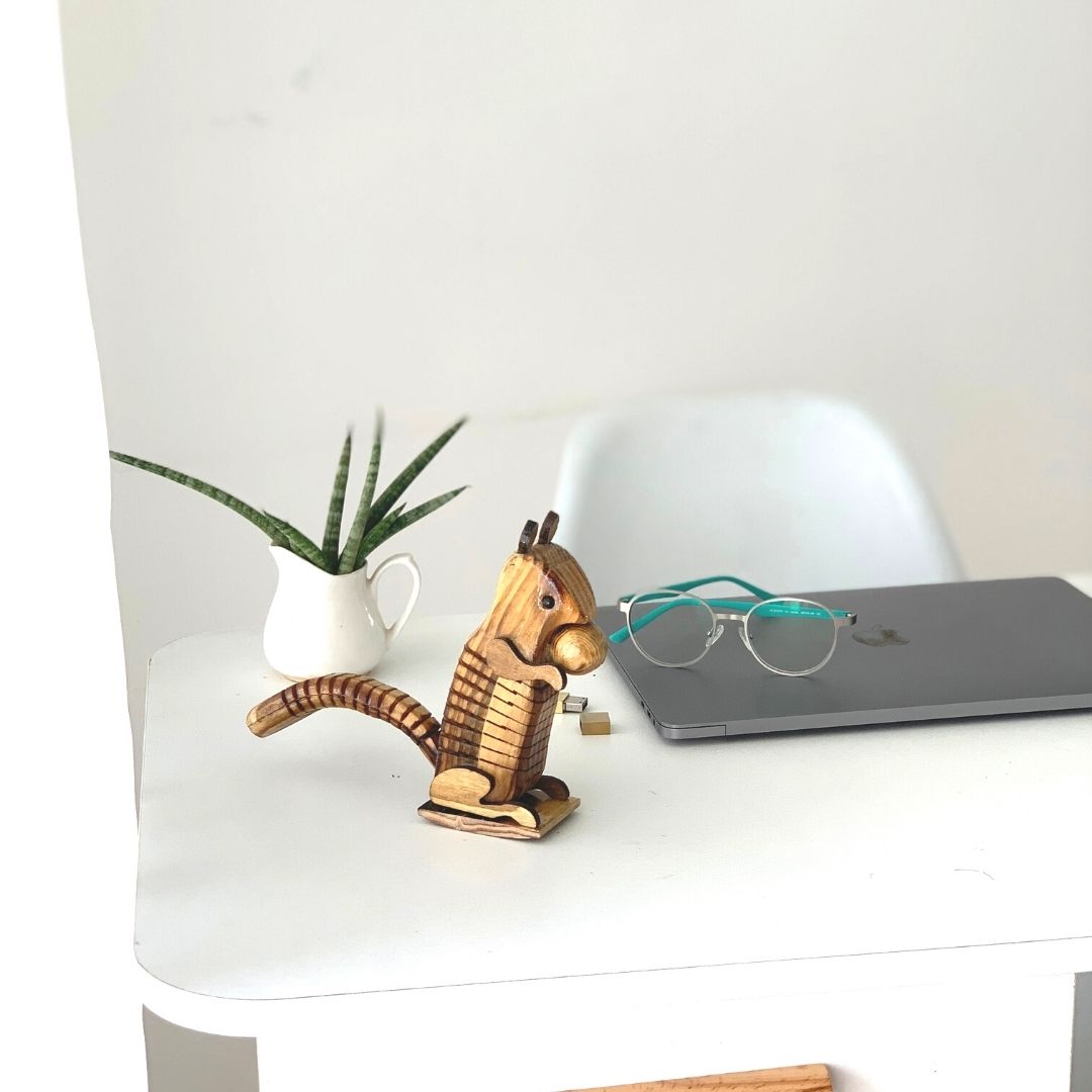 DaisyLife "Skippy" Wooden Squirrel with Chestnut for office décor