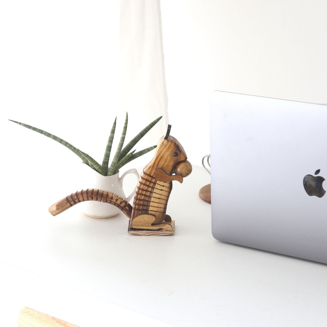 DaisyLife "Skippy" Wooden Squirrel with Chestnut for office décor